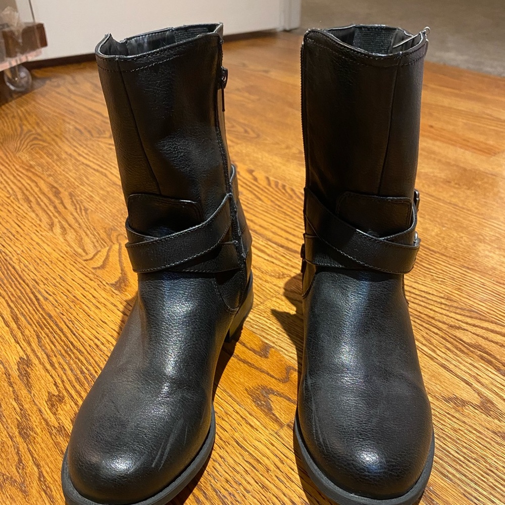 Guess Combat Boots